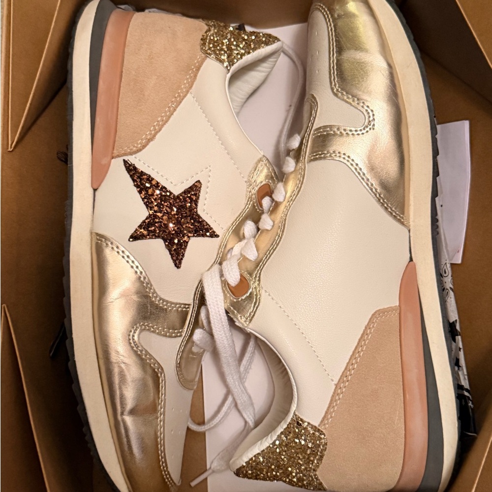 Vintage Havana Gold and White Star Sneakers Size 11